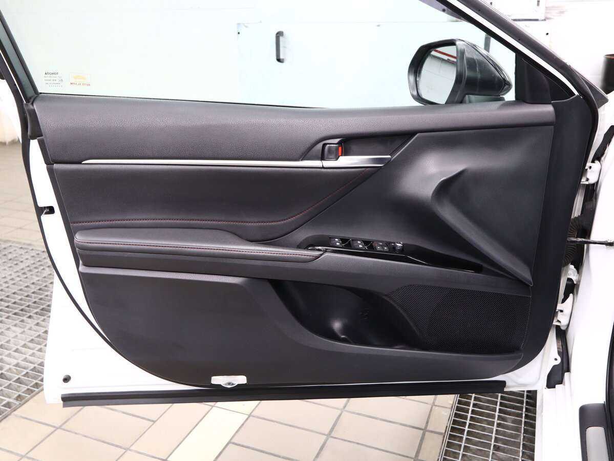 Купить Toyota Camry с пробегом. Фото: #4