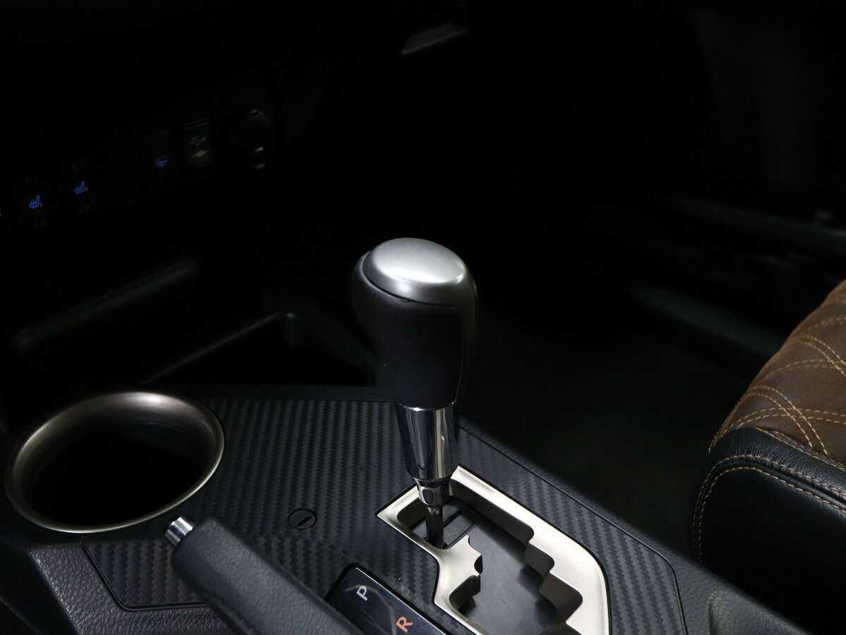 Купить Toyota RAV4 с пробегом. Фото: #14