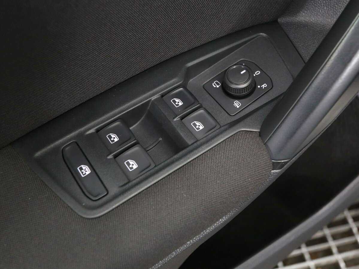 Купить Volkswagen Tiguan с пробегом. Фото: #6