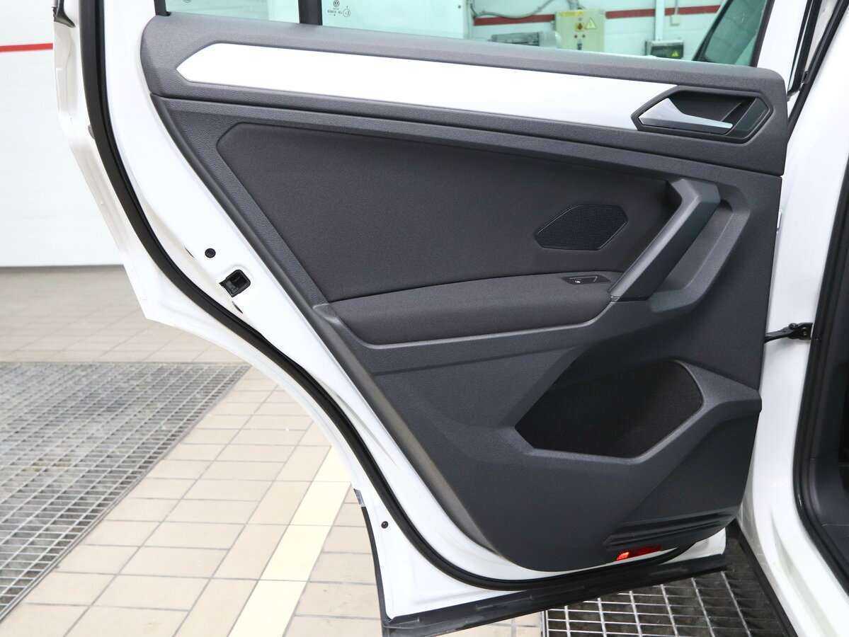 Купить Volkswagen Tiguan с пробегом. Фото: #9