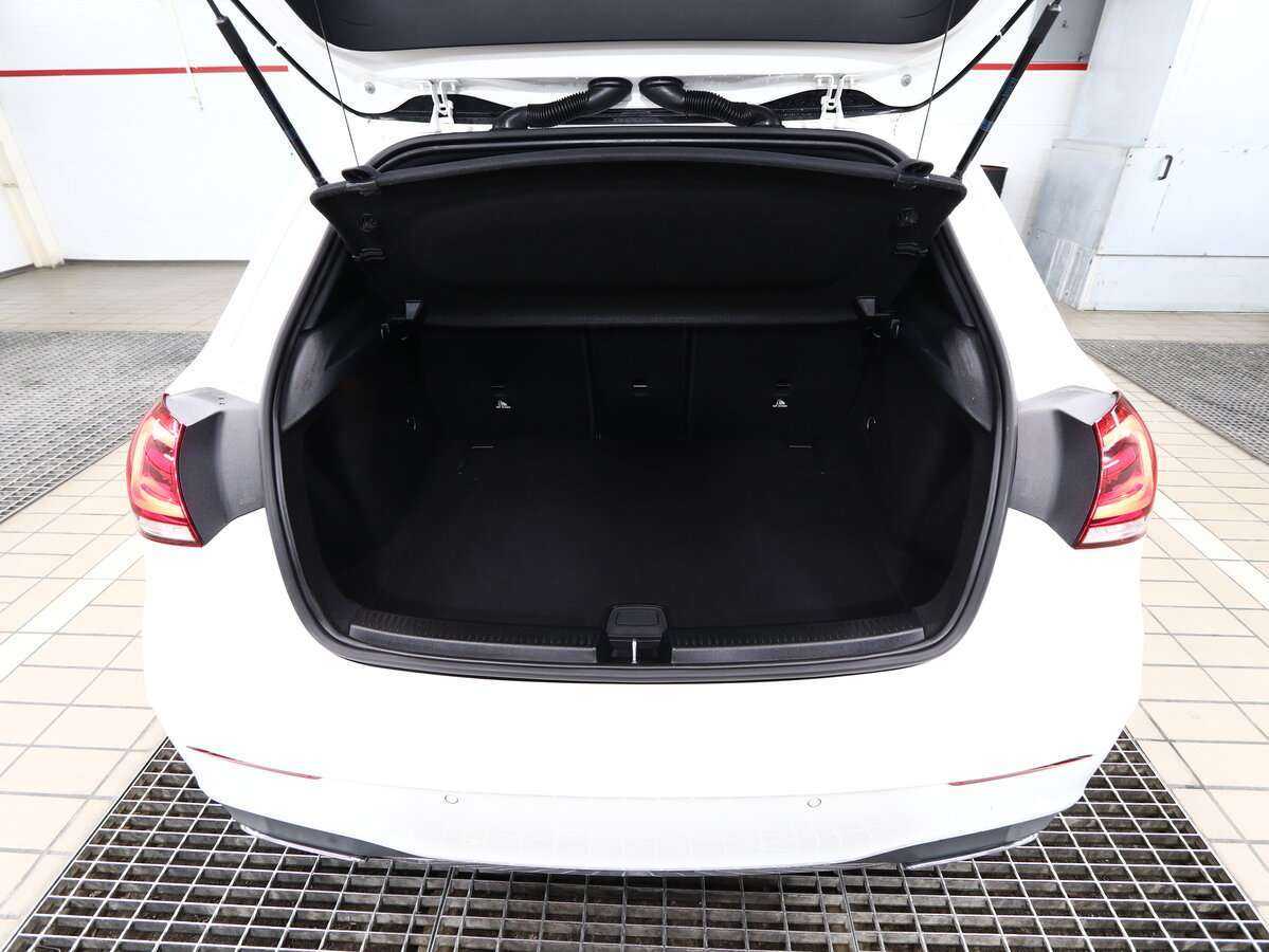 Купить Mercedes-Benz A-Класс с пробегом. Фото: #4