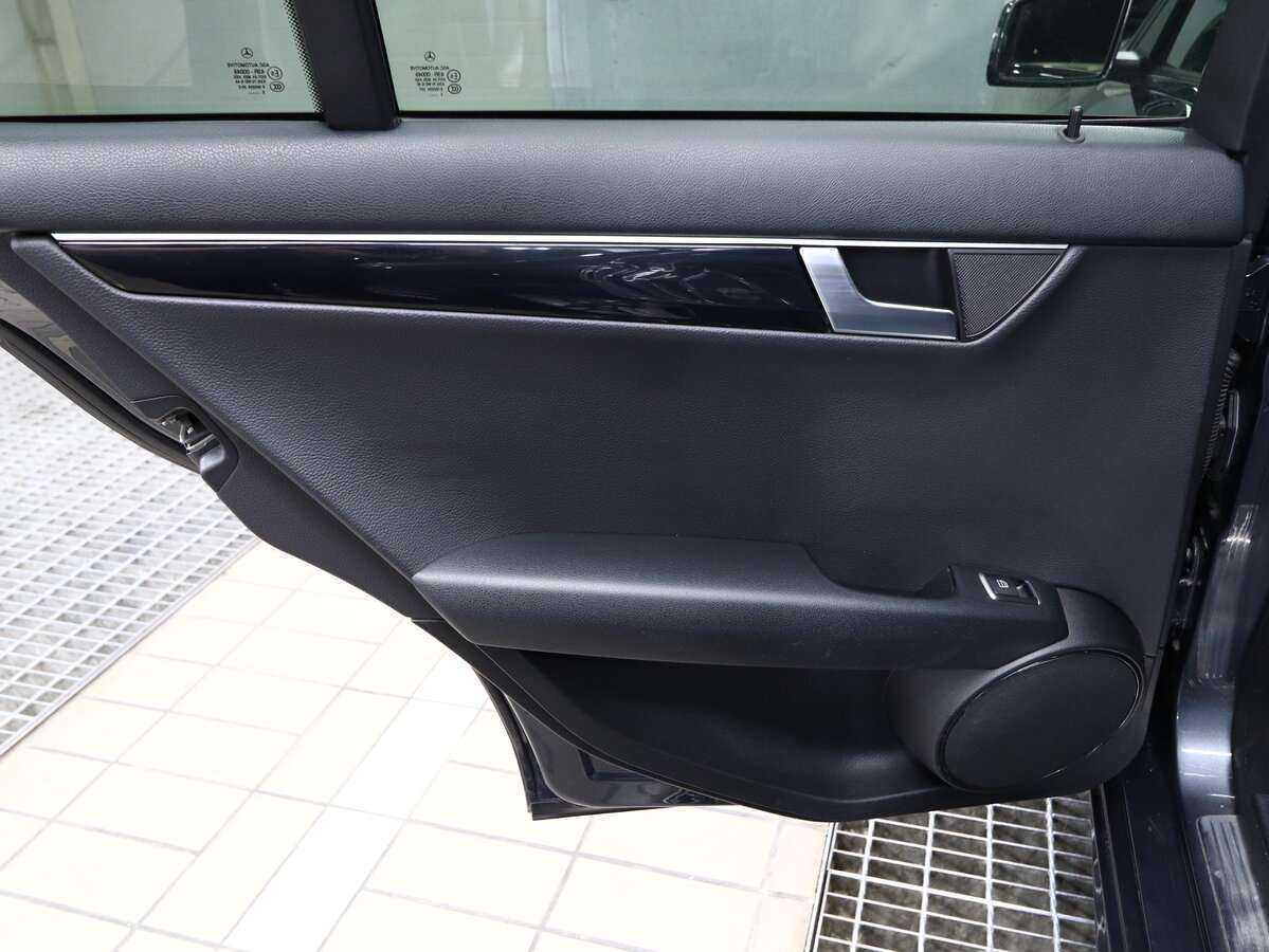 Купить Mercedes-Benz C-Класс с пробегом. Фото: #9