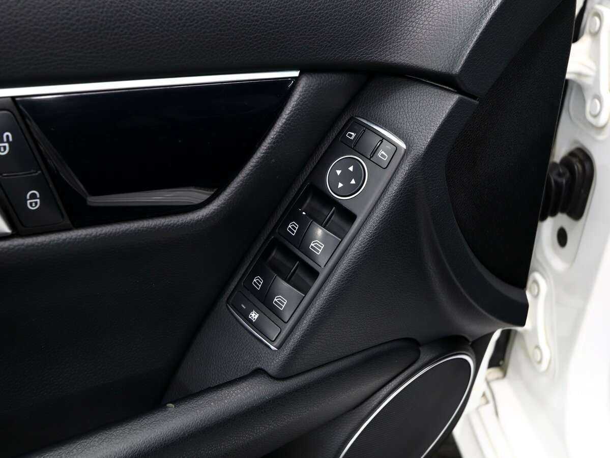 Купить Mercedes-Benz C-Класс с пробегом. Фото: #8