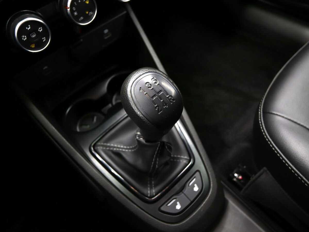 Купить Lada (ВАЗ) Vesta с пробегом. Фото: #17