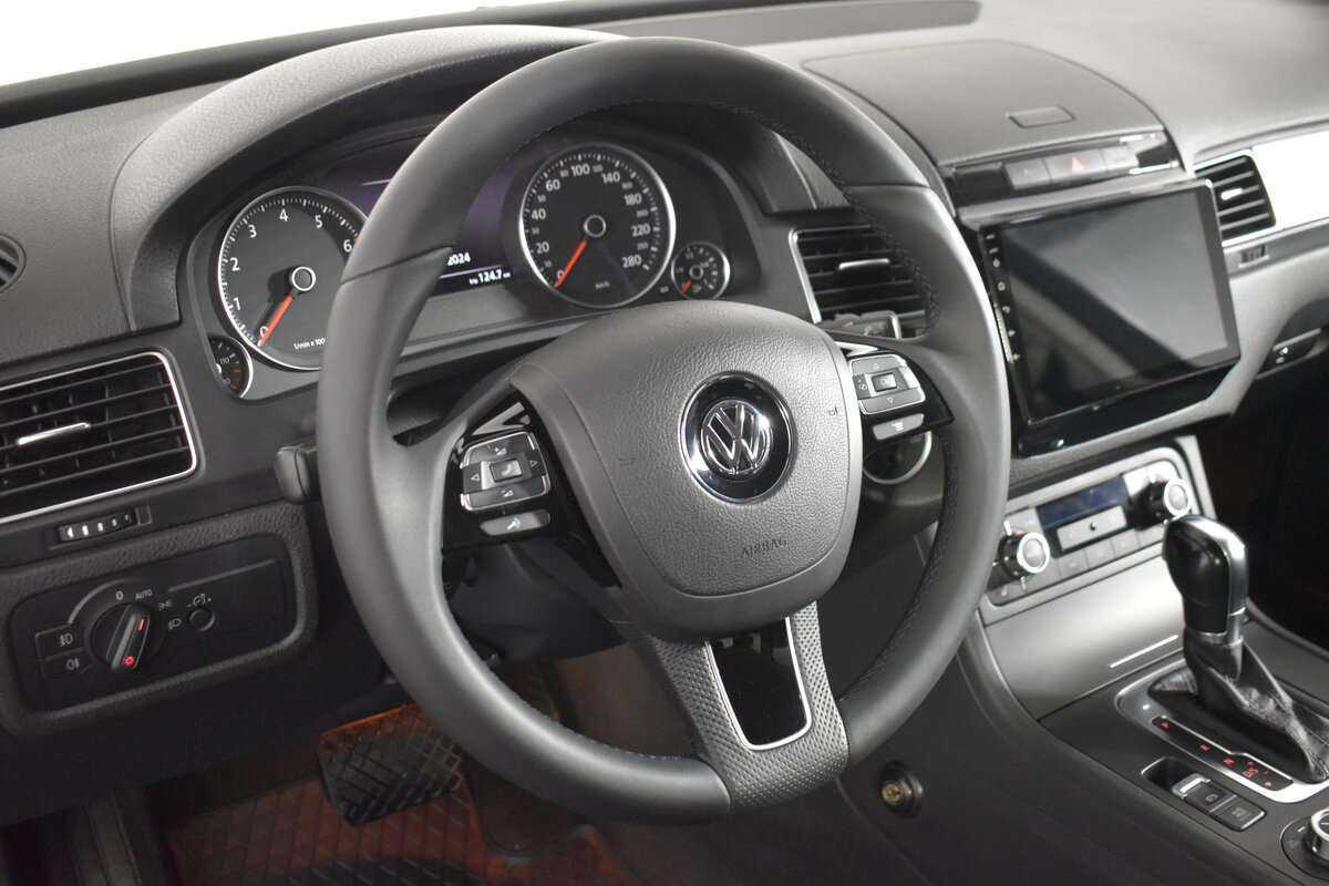 Купить Volkswagen Touareg с пробегом. Фото: #11