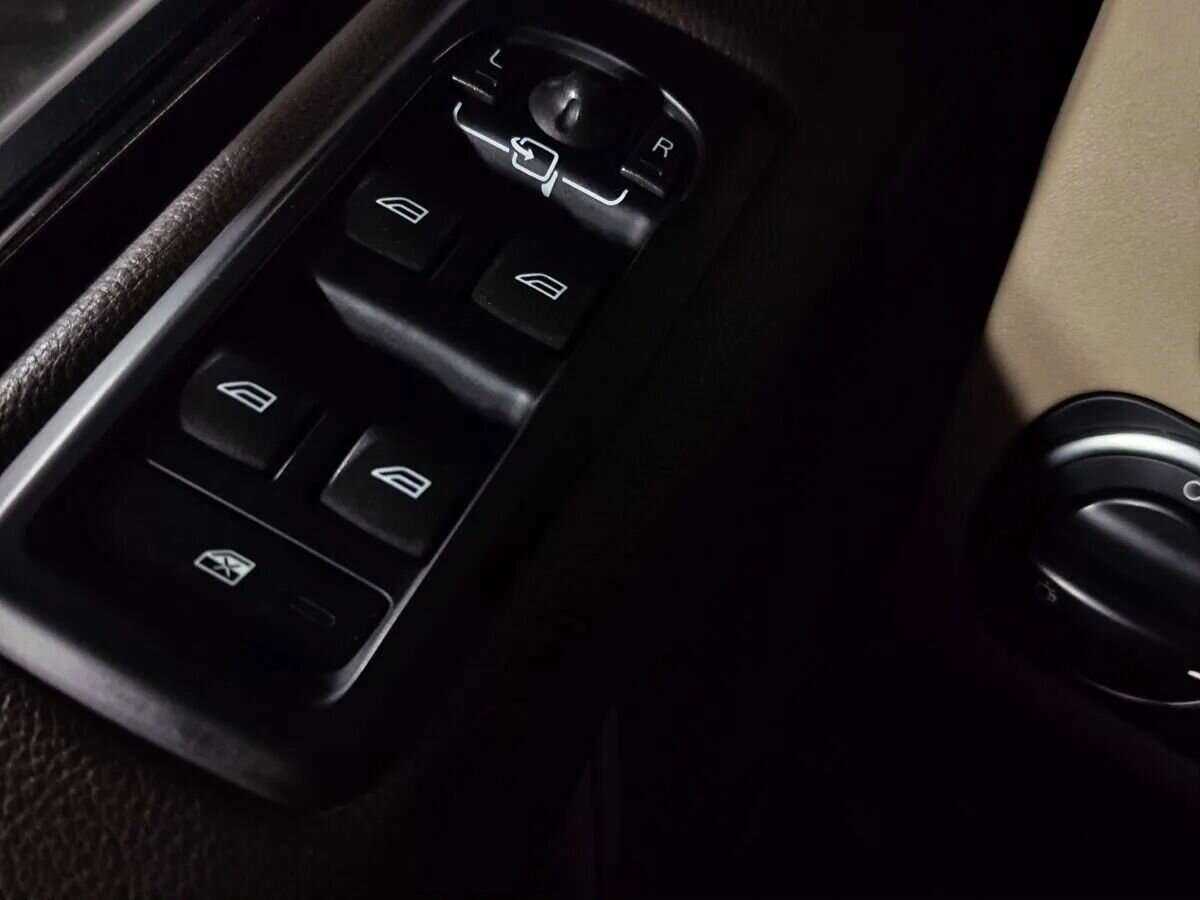 Купить Land Rover Discovery с пробегом. Фото: #17