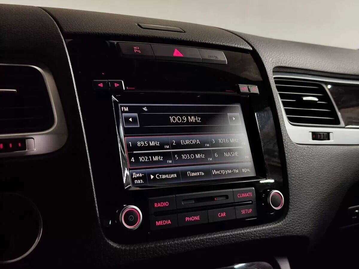 Купить Volkswagen Touareg с пробегом. Фото: #9