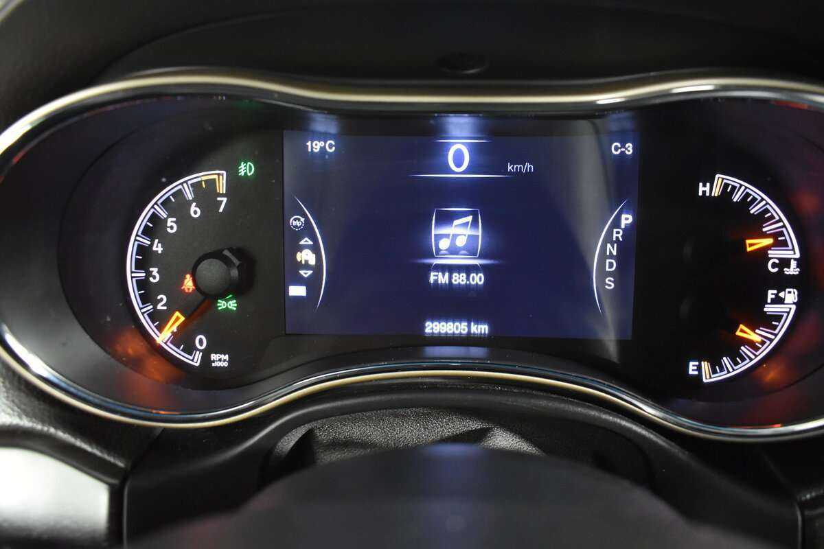 Купить Jeep Grand Cherokee с пробегом. Фото: #14