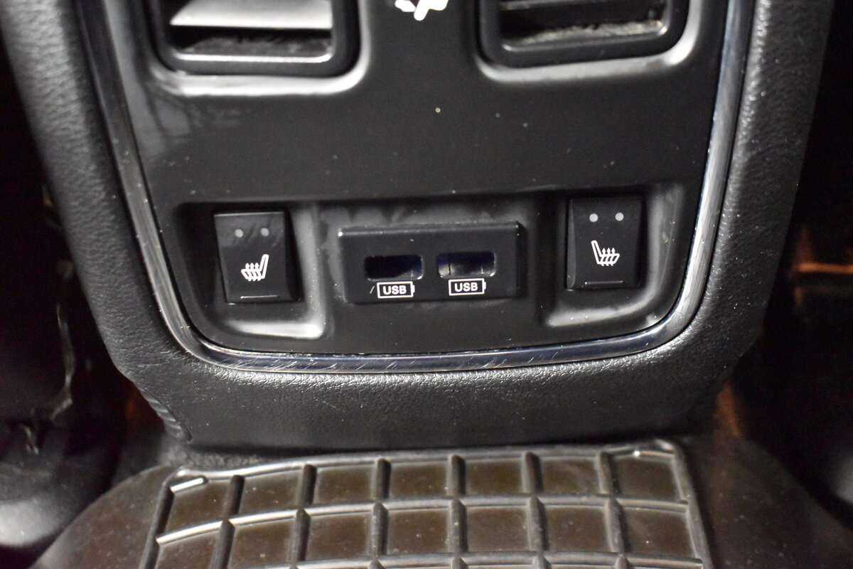 Купить Jeep Grand Cherokee с пробегом. Фото: #26