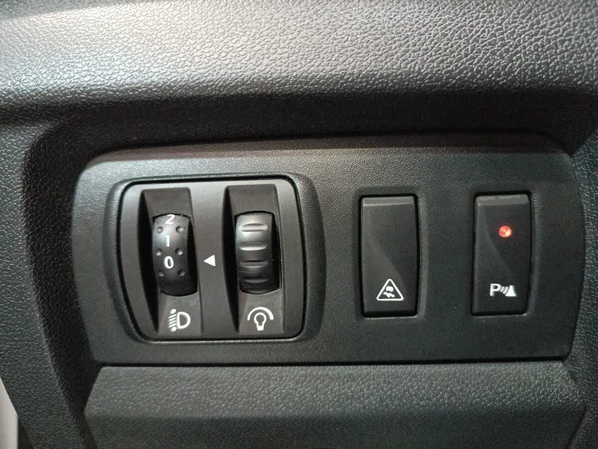 Купить Renault Fluence с пробегом. Фото: #12