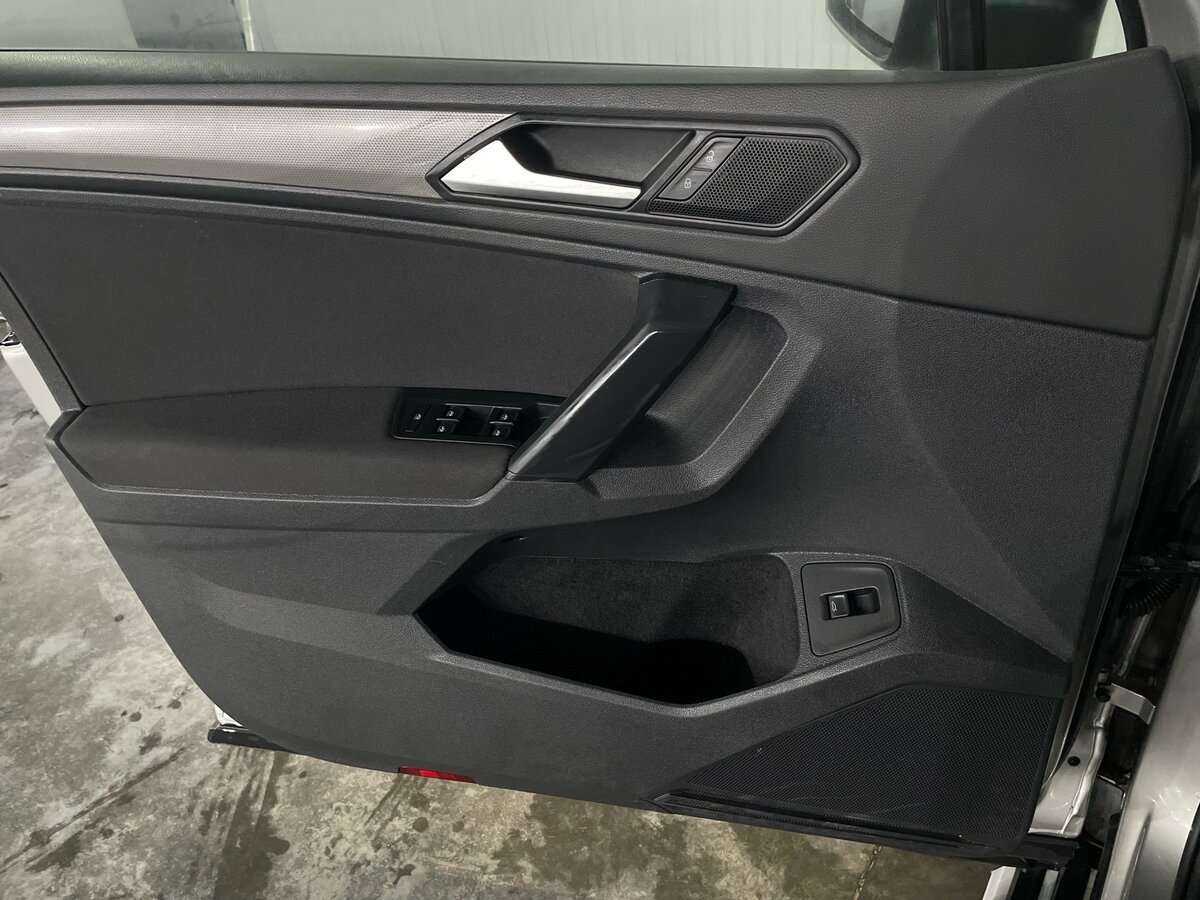 Купить Volkswagen Tiguan с пробегом. Фото: #21