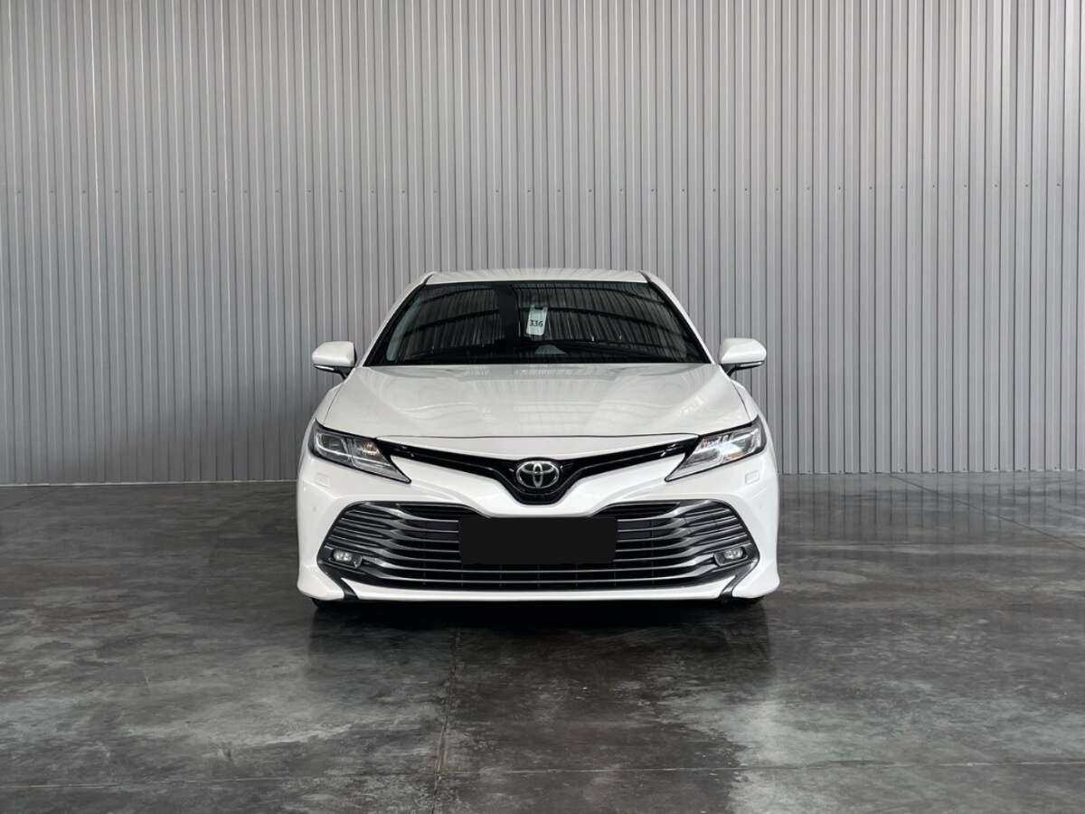 Купить Toyota Camry с пробегом. Фото: #1