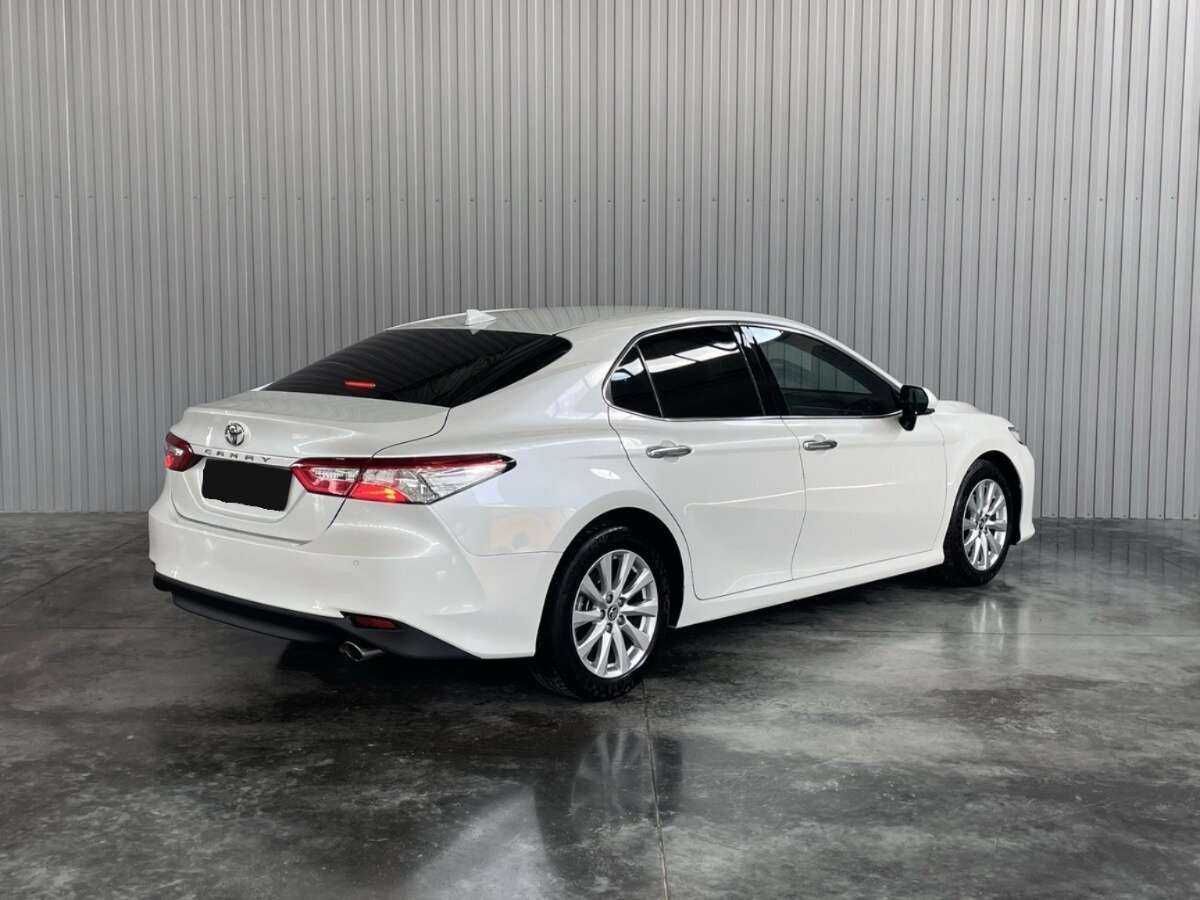 Купить Toyota Camry с пробегом. Фото: #4