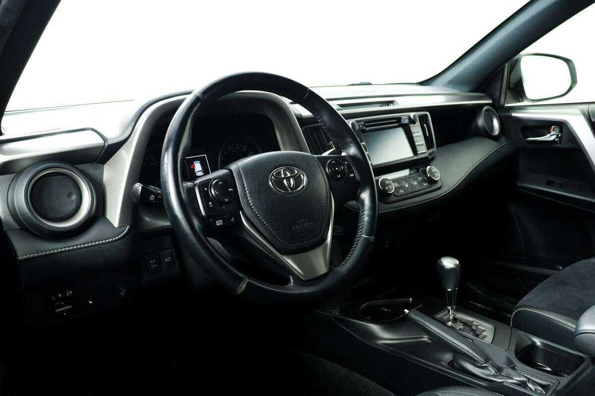 Купить Toyota RAV4 с пробегом. Фото: #12