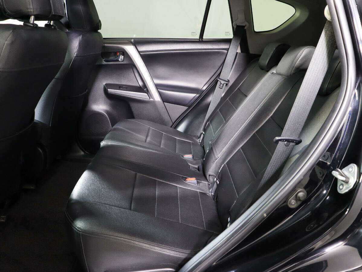 Купить Toyota RAV4 с пробегом. Фото: #7
