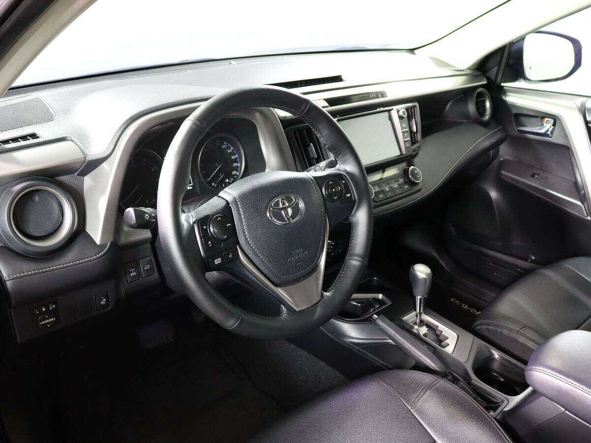 Купить Toyota RAV4 с пробегом. Фото: #11