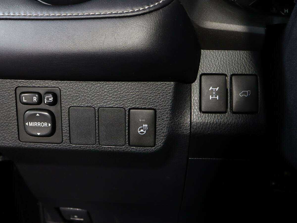Купить Toyota RAV4 с пробегом. Фото: #16
