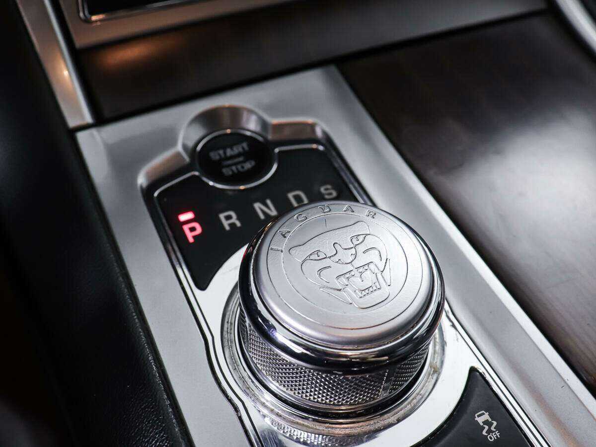 Купить Jaguar XF с пробегом. Фото: #18