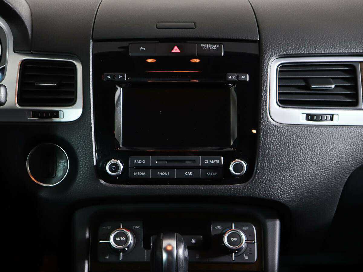 Купить Volkswagen Touareg с пробегом. Фото: #11
