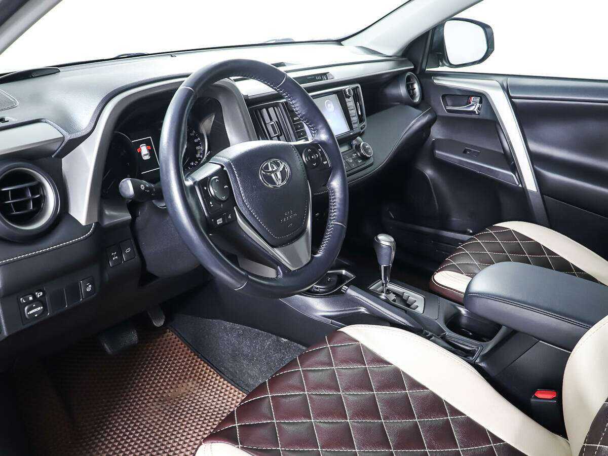 Купить Toyota RAV4 с пробегом. Фото: #12