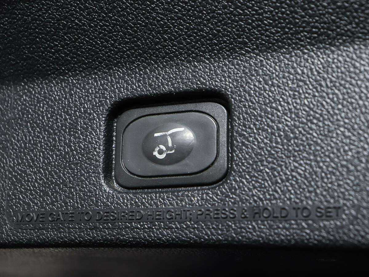 Купить Ford Explorer с пробегом. Фото: #17