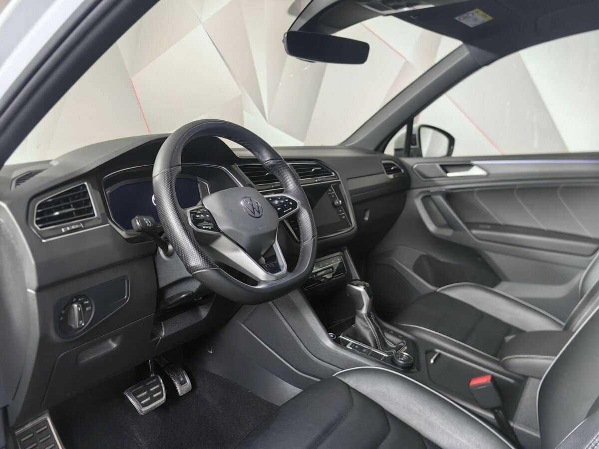 Купить Volkswagen Tiguan с пробегом. Фото: #13