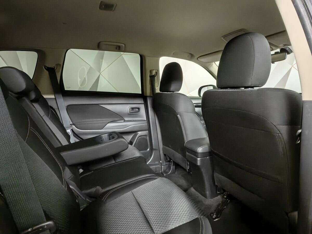 Купить Mitsubishi Outlander с пробегом. Фото: #10