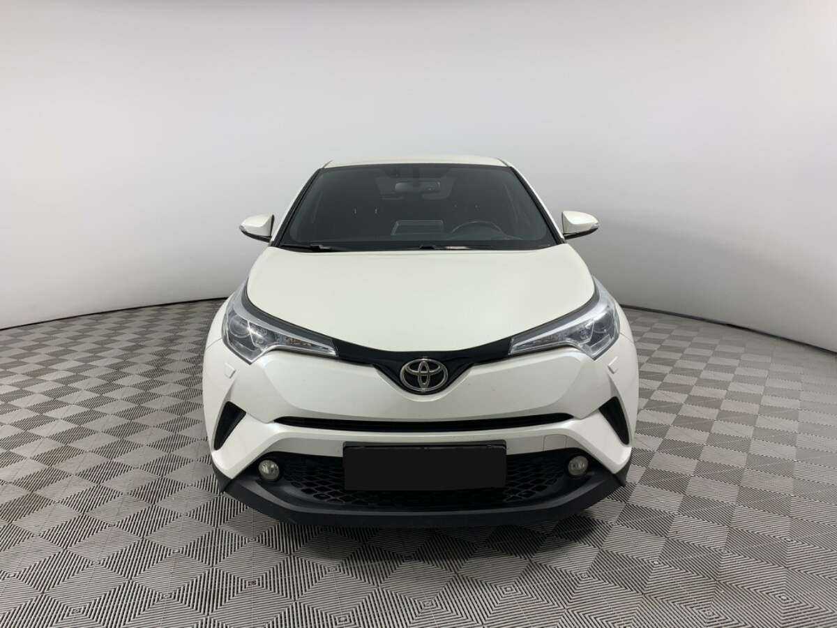 Купить Toyota C-HR с пробегом. Фото: #1