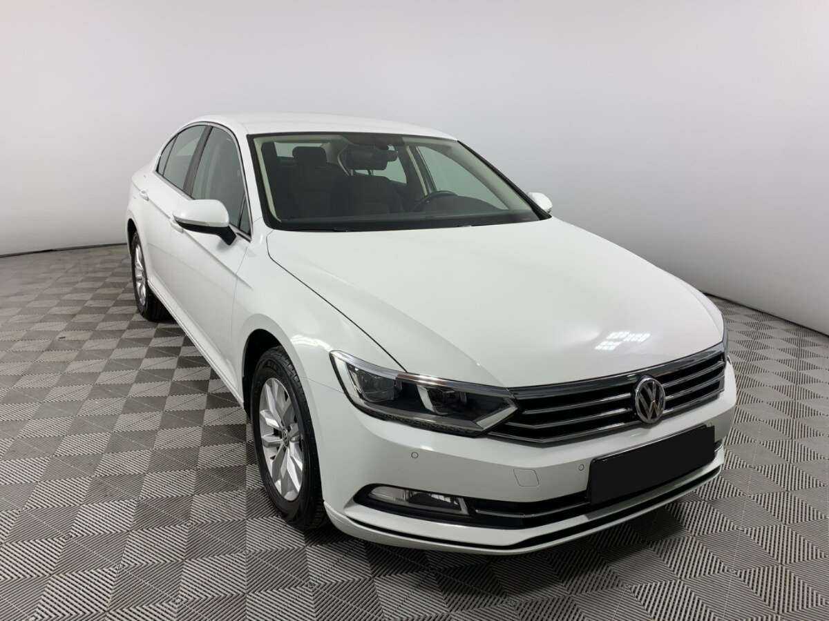 Купить Volkswagen Passat с пробегом. Фото: #2