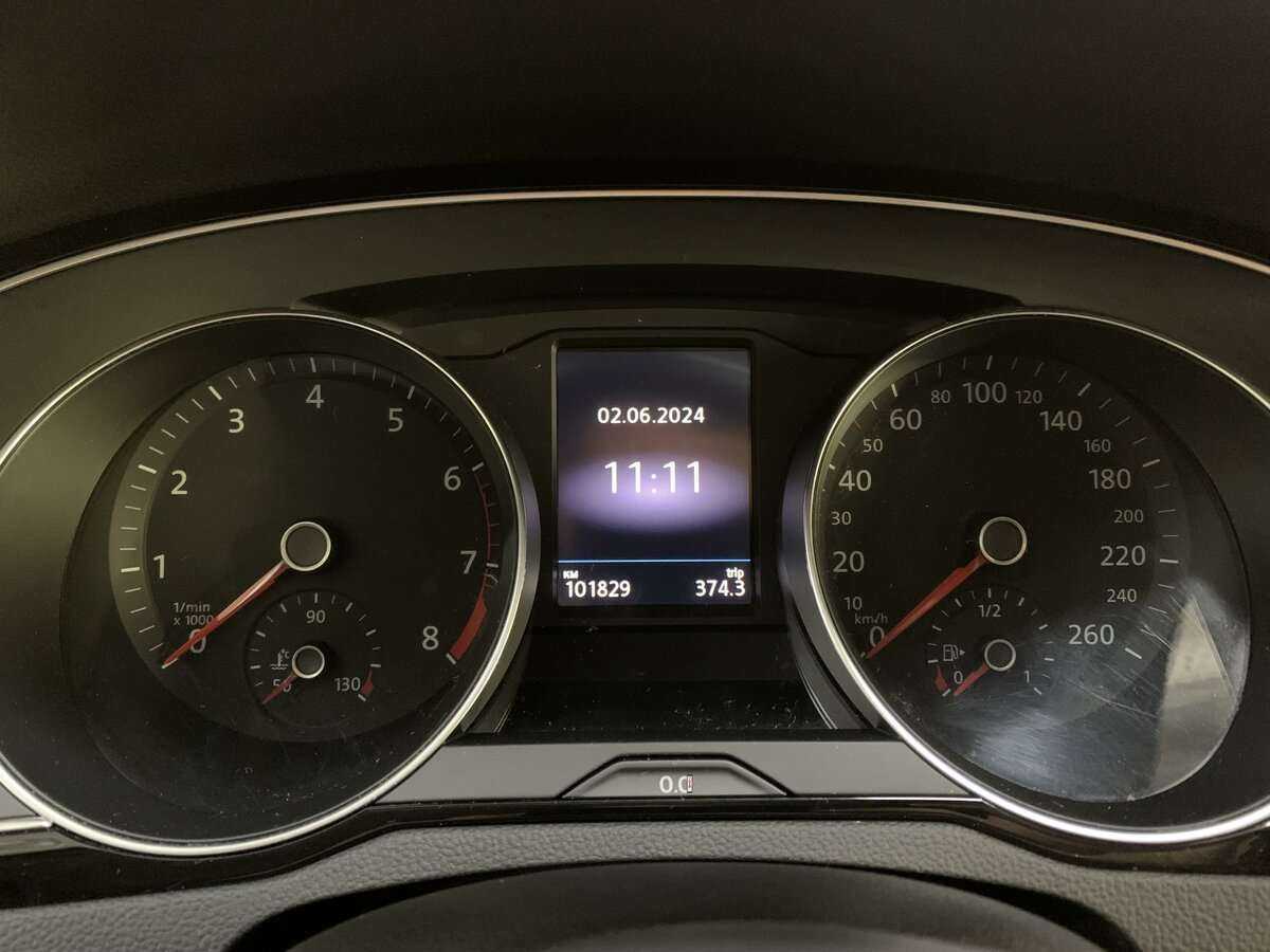 Купить Volkswagen Passat с пробегом. Фото: #10