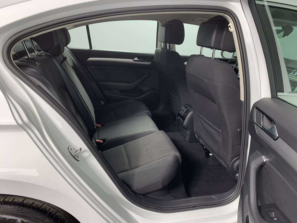 Купить Volkswagen Passat с пробегом. Фото: #15