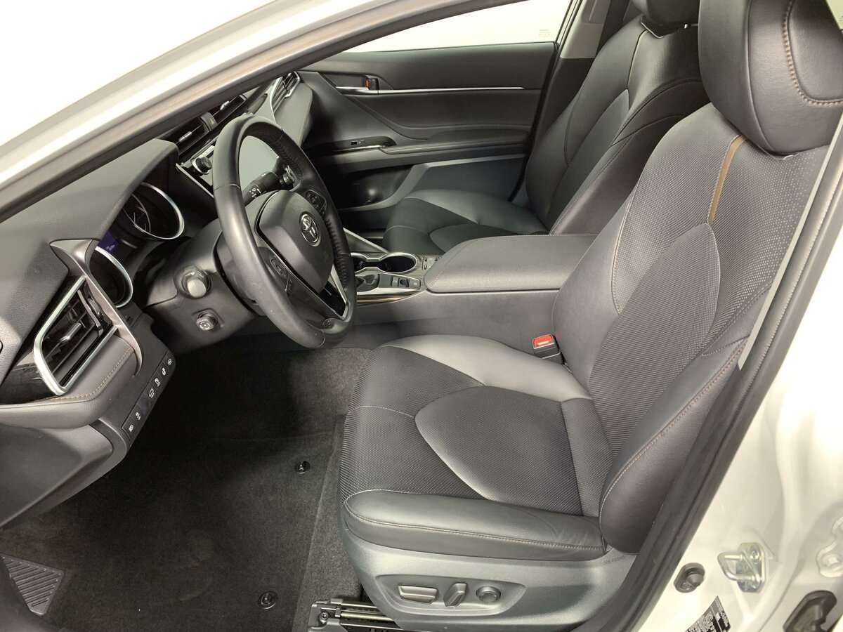 Купить Toyota Camry с пробегом. Фото: #13