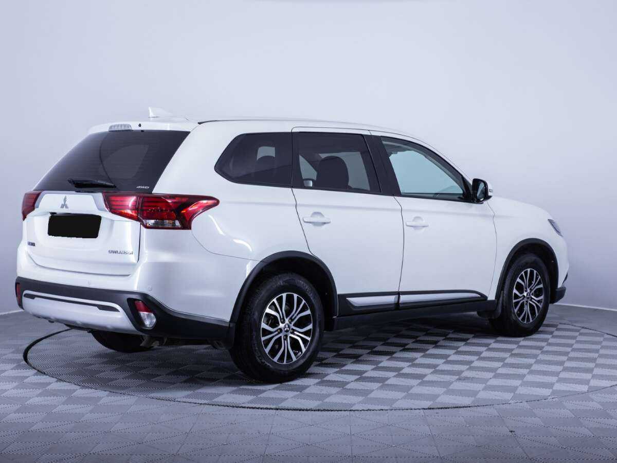 Купить Mitsubishi Outlander с пробегом. Фото: #4