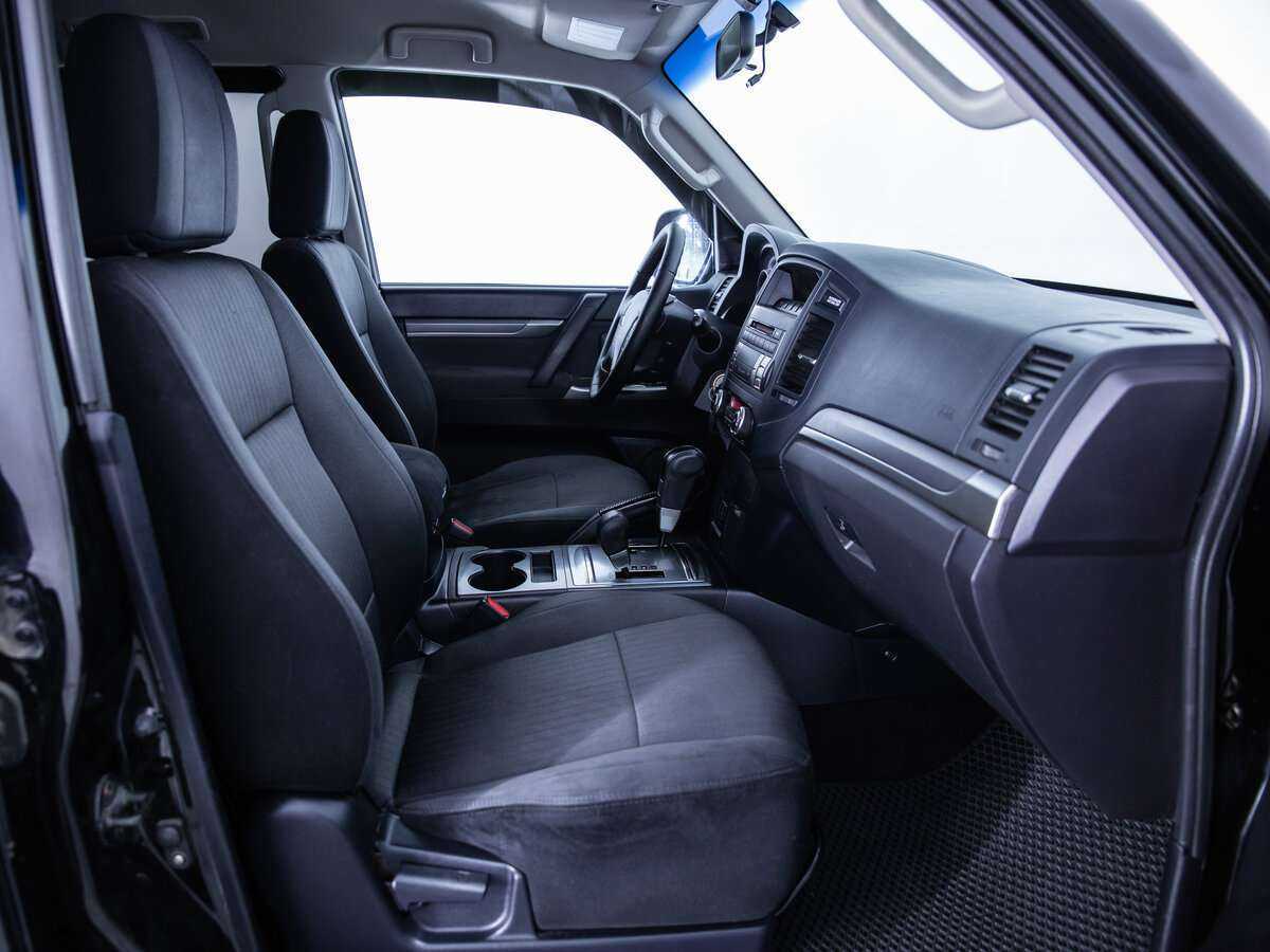 Купить Mitsubishi Pajero с пробегом. Фото: #6