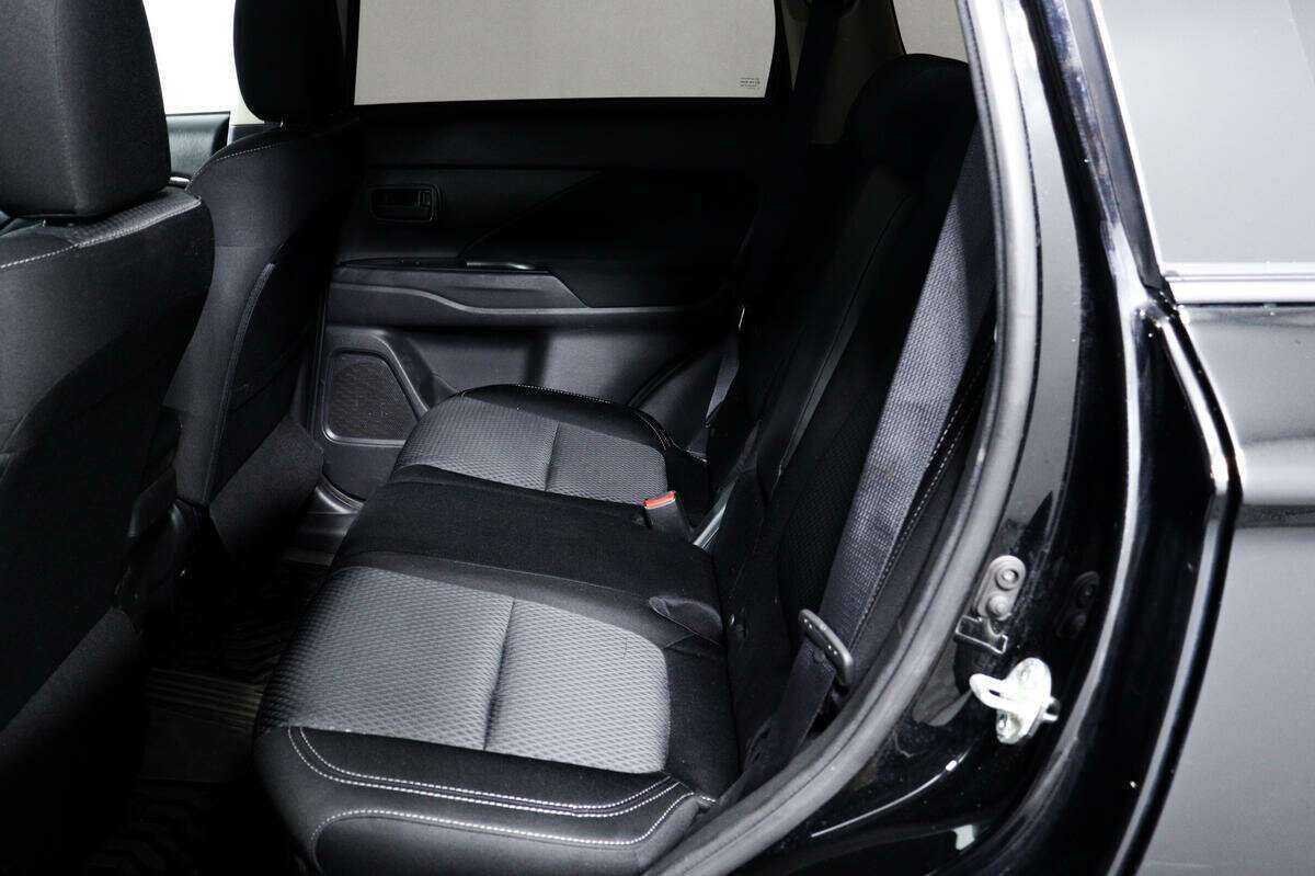 Купить Mitsubishi Outlander с пробегом. Фото: #11