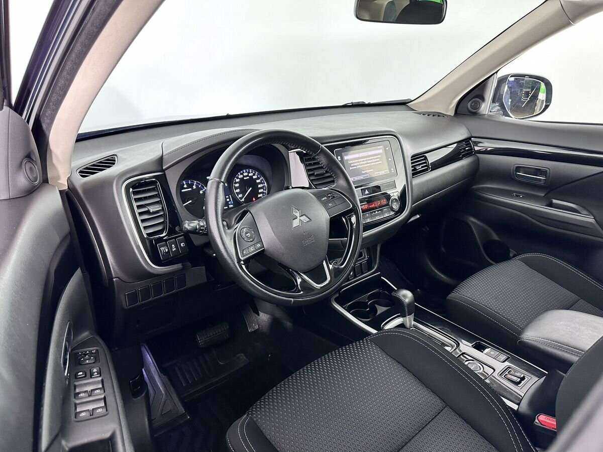 Купить Mitsubishi Outlander с пробегом. Фото: #9