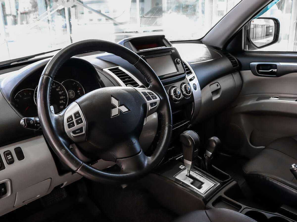 Купить Mitsubishi Pajero Sport с пробегом. Фото: #8