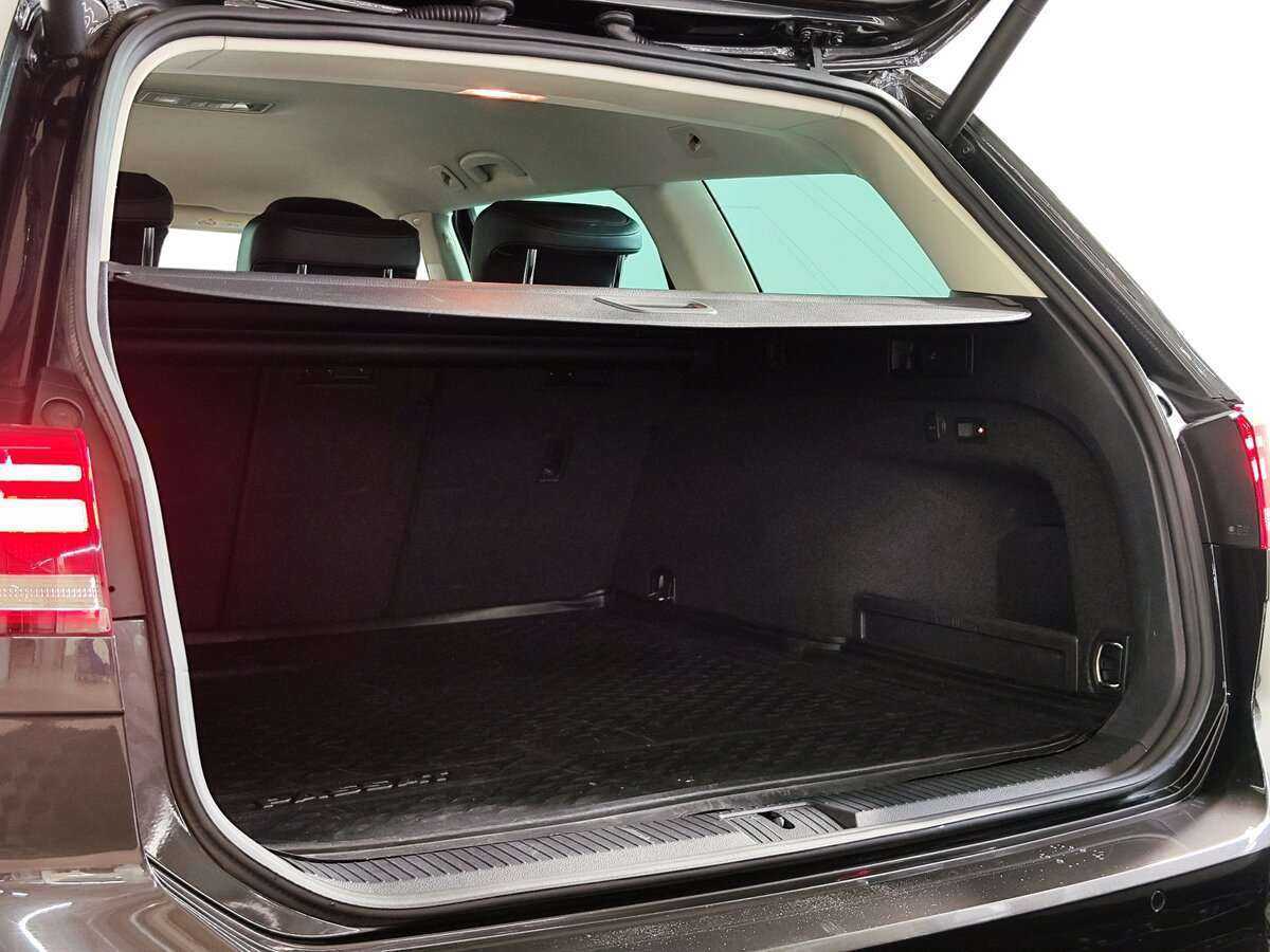 Купить Volkswagen Passat с пробегом. Фото: #5