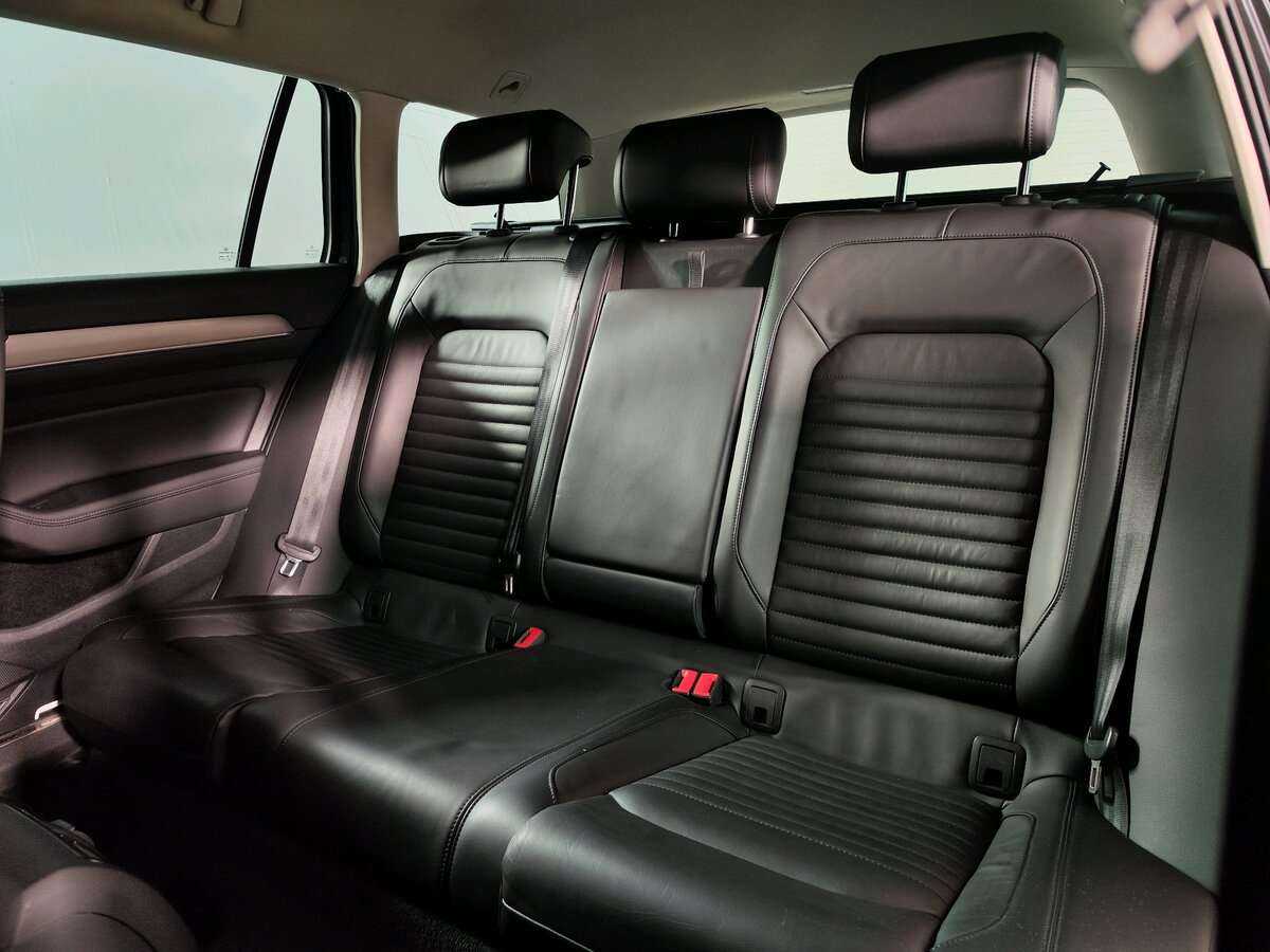 Купить Volkswagen Passat с пробегом. Фото: #11