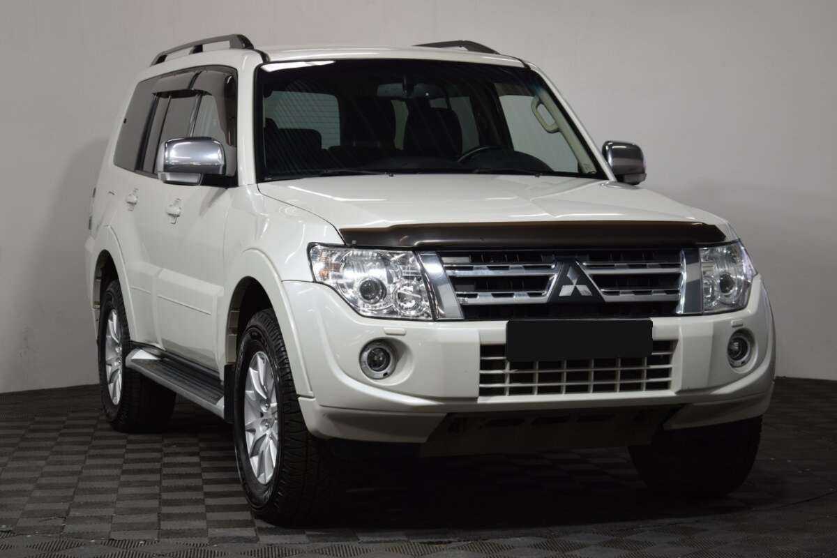 Купить Mitsubishi Pajero с пробегом. Фото: #2