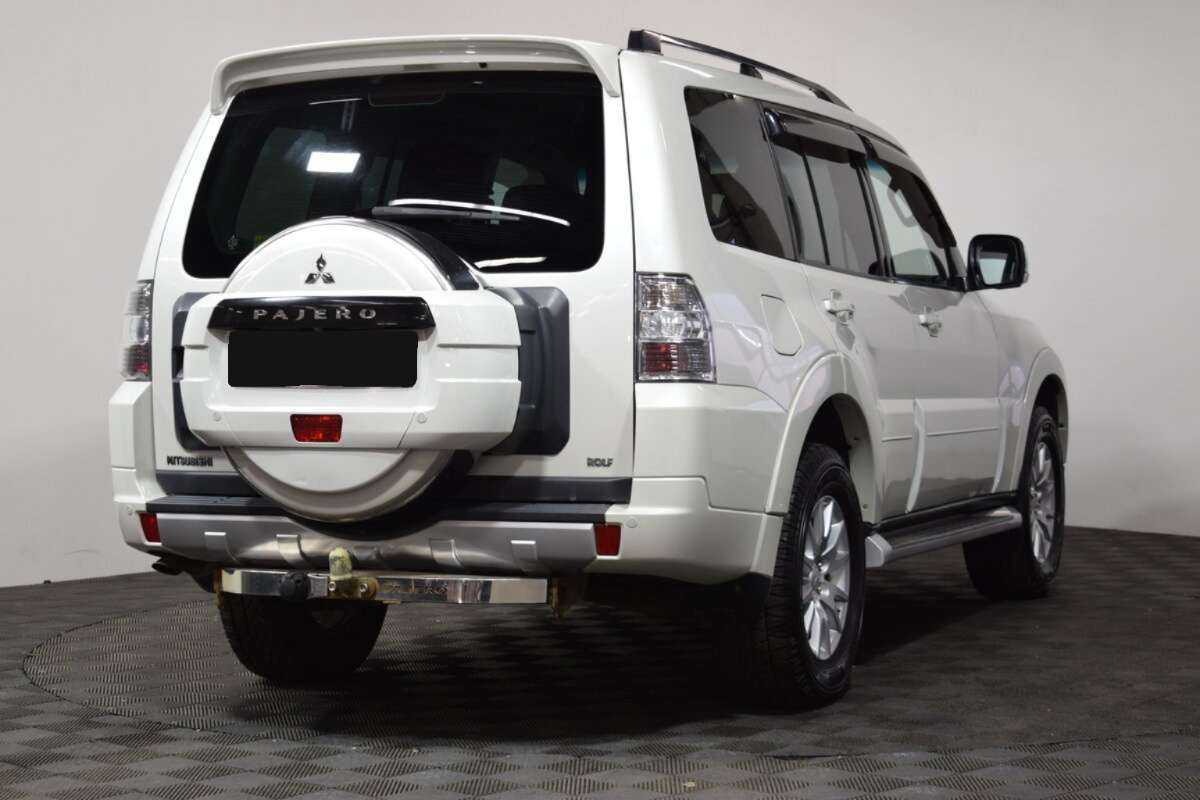 Купить Mitsubishi Pajero с пробегом. Фото: #3
