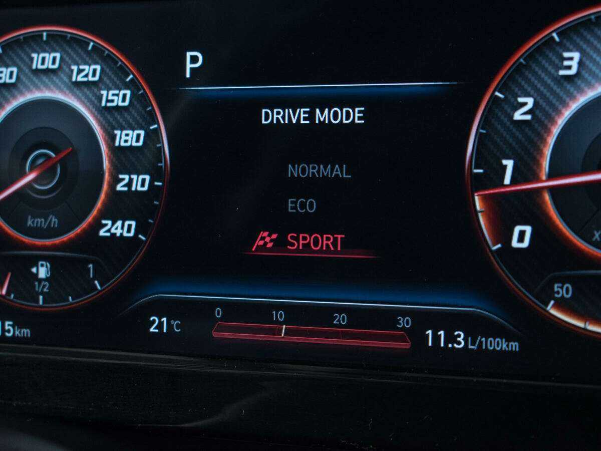 Купить Hyundai Elantra с пробегом. Фото: #14