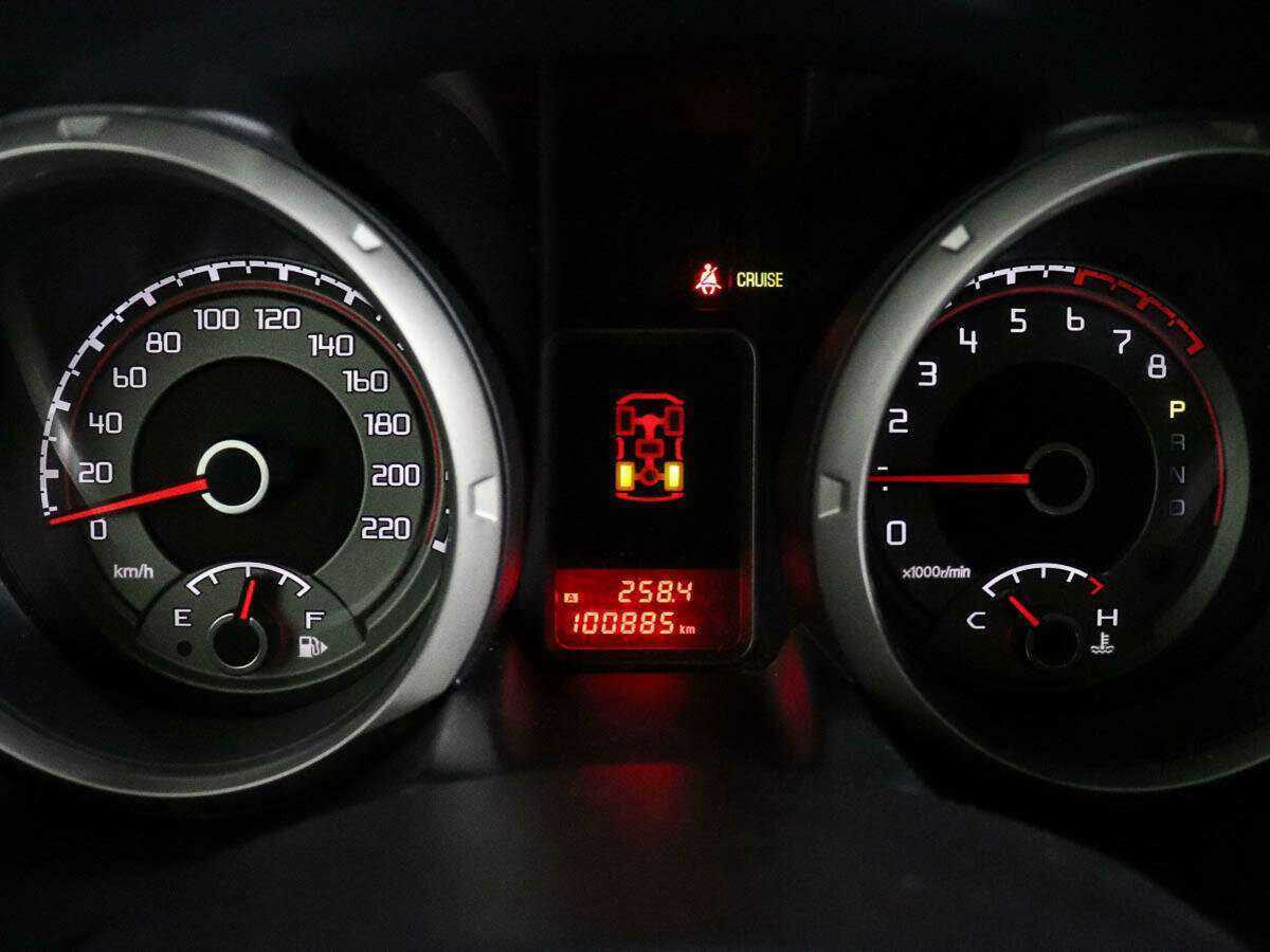 Купить Mitsubishi Pajero с пробегом. Фото: #9