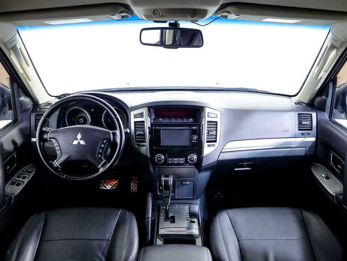 Купить Mitsubishi Pajero с пробегом. Фото: #8