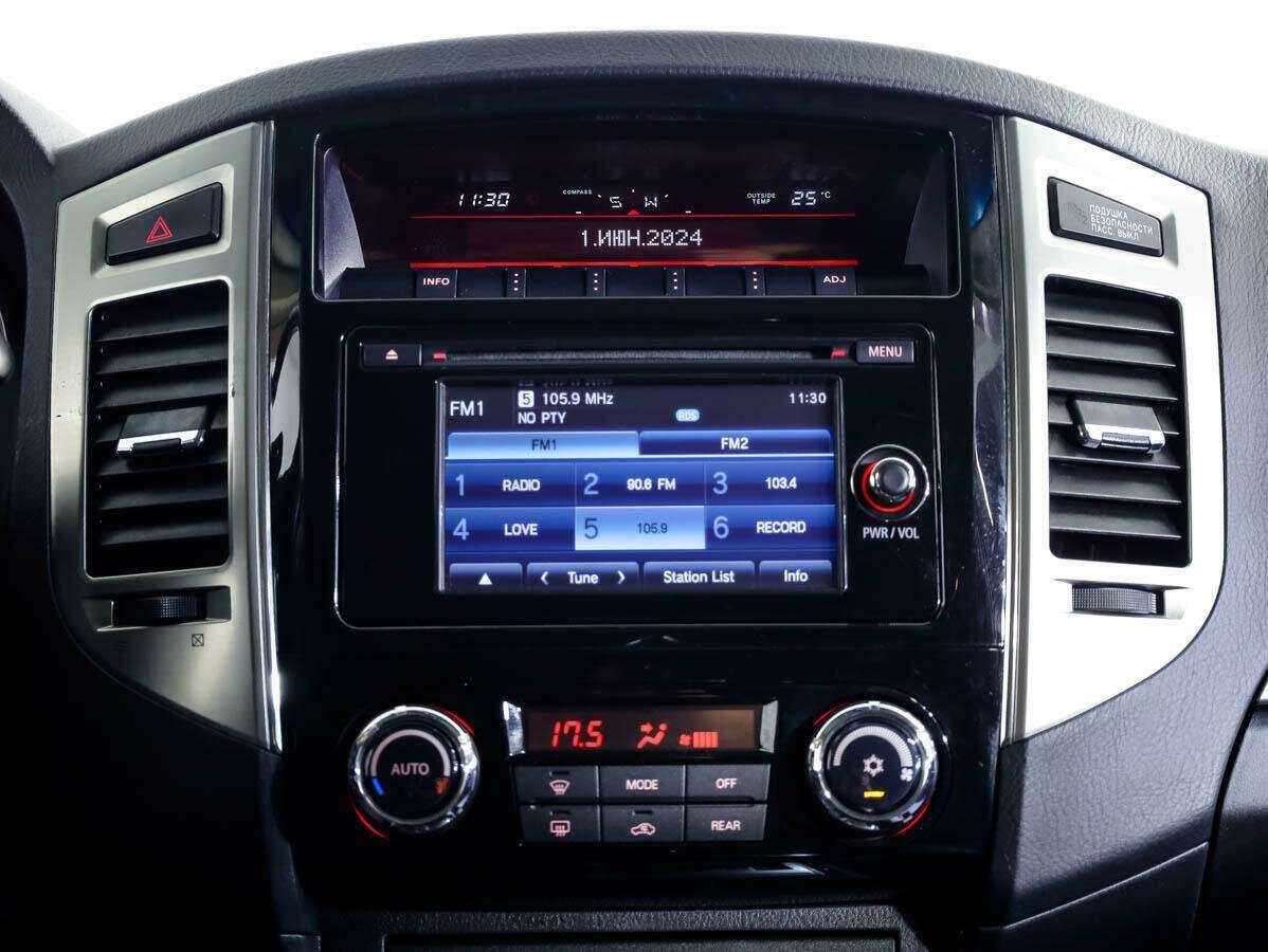 Купить Mitsubishi Pajero с пробегом. Фото: #14