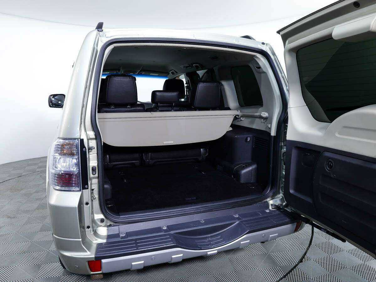 Купить Mitsubishi Pajero с пробегом. Фото: #18