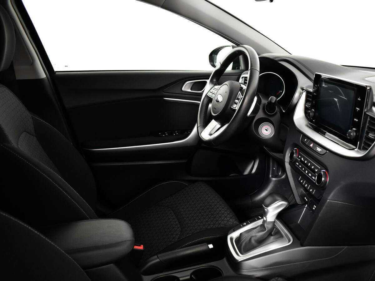Купить Kia Ceed с пробегом. Фото: #8