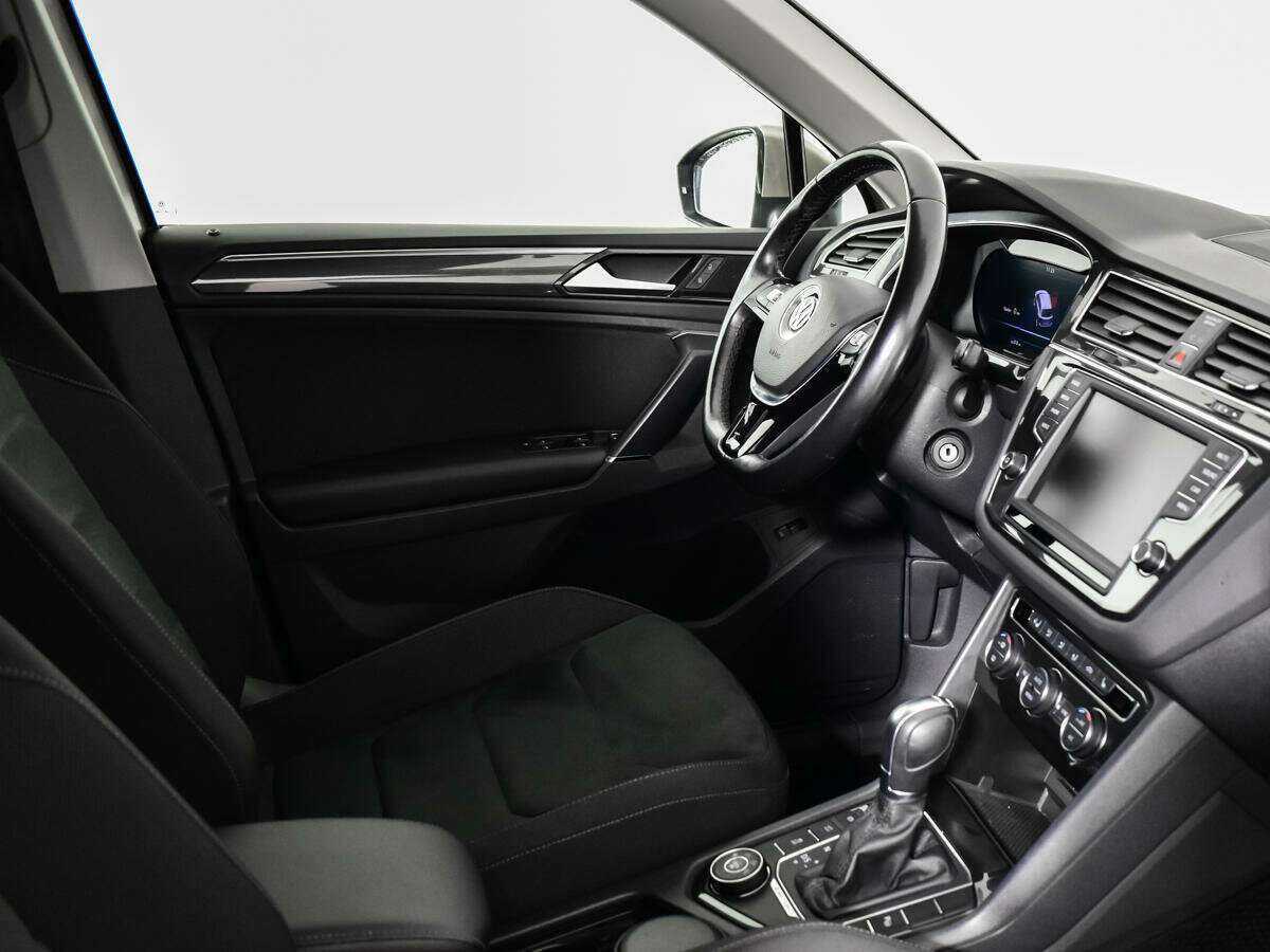 Купить Volkswagen Tiguan с пробегом. Фото: #4