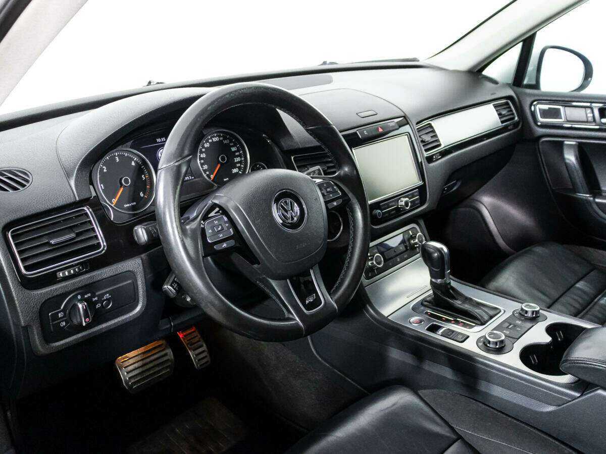 Купить Volkswagen Touareg с пробегом. Фото: #10