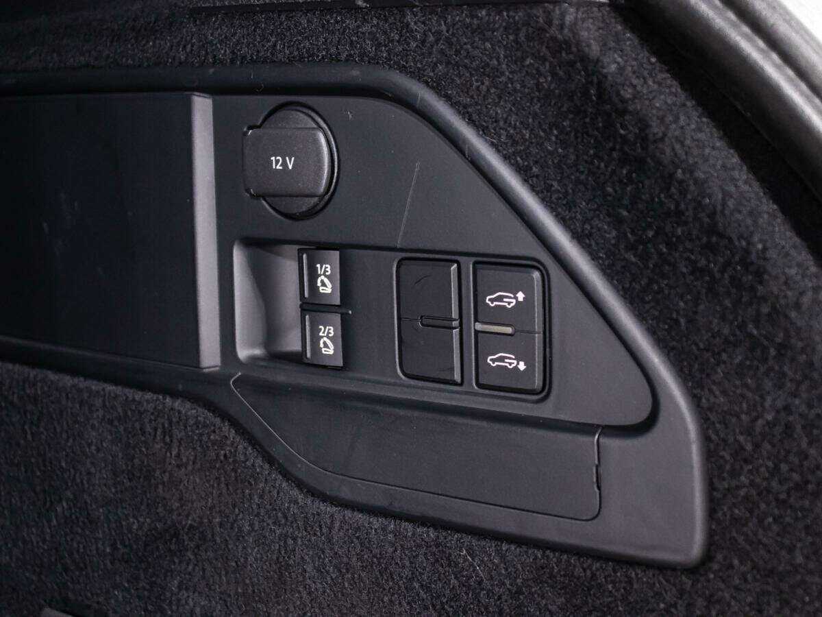 Купить Volkswagen Touareg с пробегом. Фото: #15